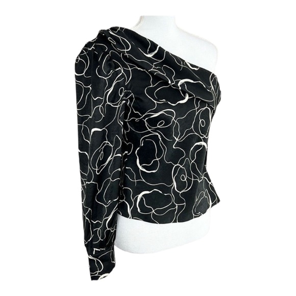 NWT ASTR The Label Asymmetrical Black & White Ruffle Abstract Blouse Size XS - Picture 3 of 8